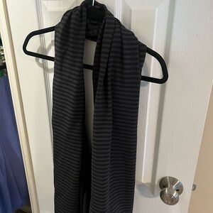 Lulu Lemon infinity Scarf